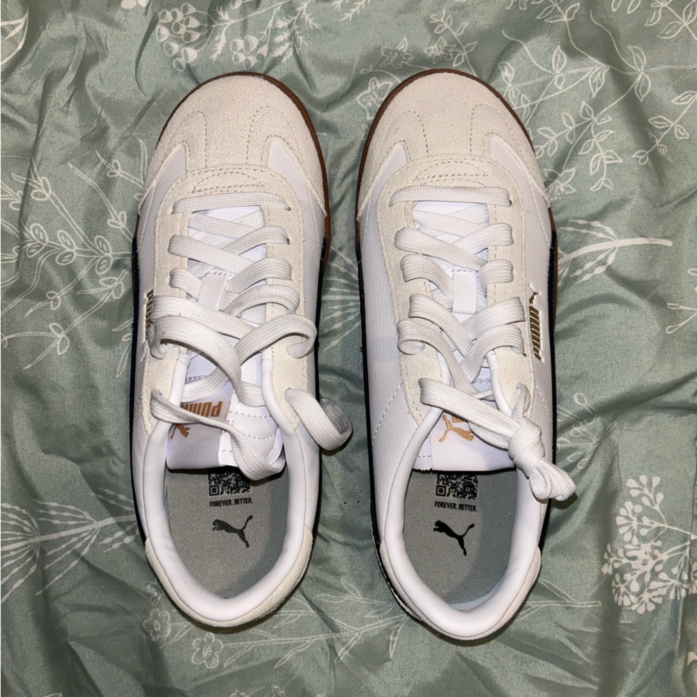 Puma White and Tan Sneakers